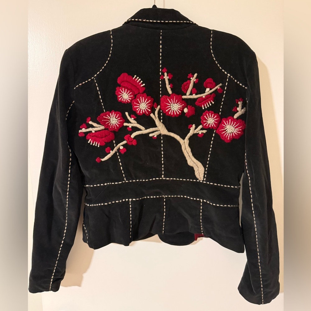 Chic Black Embroidered Women's Blazer